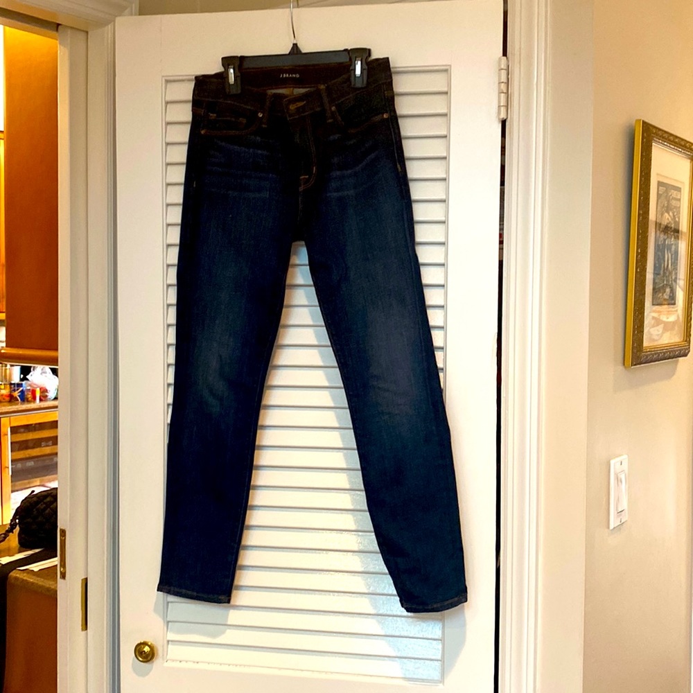 Skinny blue jeans